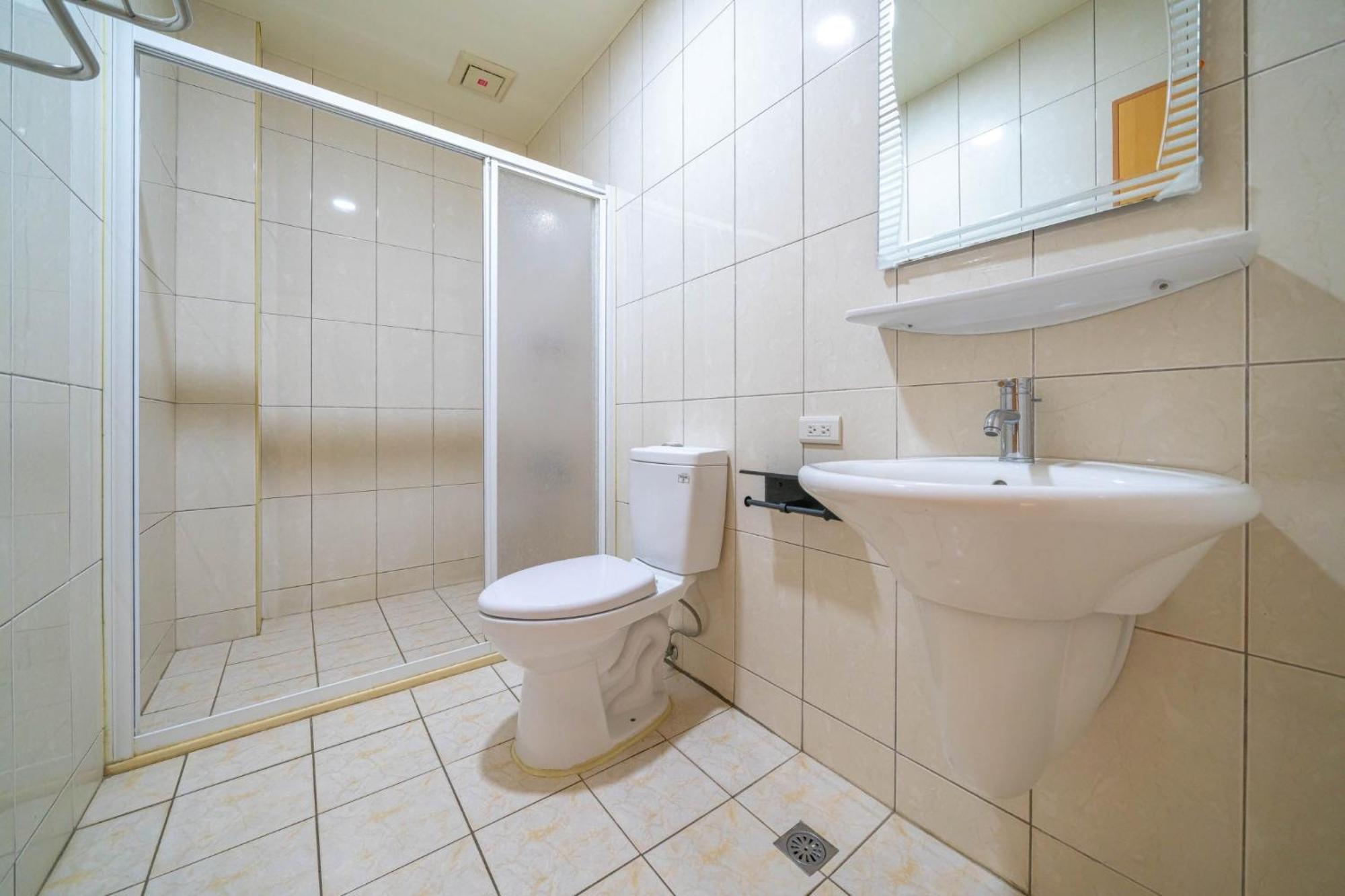 Fu Bo Ju Lägenhet Tainan Exteriör bild